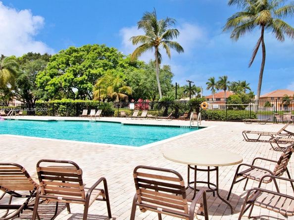 636 Vista Meadows Dr, Weston FL 33327