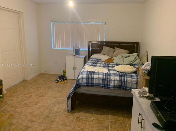 1760 NW 135th St, Miami FL 33167