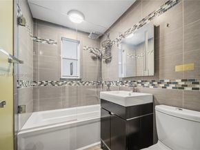 7207 Bay Dr 21, Miami Beach FL 33141