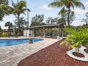 4911 SW 29th Ter, Dania Beach FL 33312