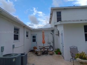 12215 SW 217th St, Miami FL 33170