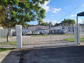 12215 SW 217th St, Miami FL 33170