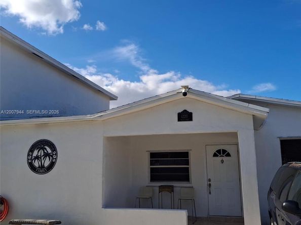 12215 SW 217th St, Miami FL 33170