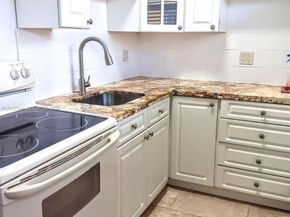 12215 SW 217th St, Miami FL 33170