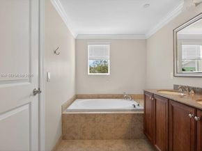 630 SE 15th St 5, Fort Lauderdale FL 33316
