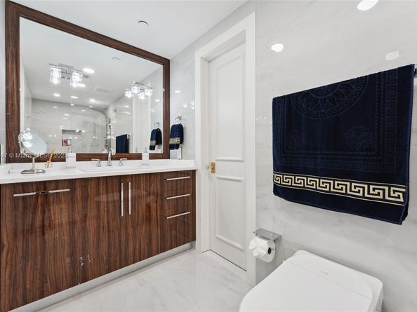 614 Valencia Ave 103, Coral Gables FL 33134