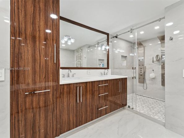 614 Valencia Ave 103, Coral Gables FL 33134