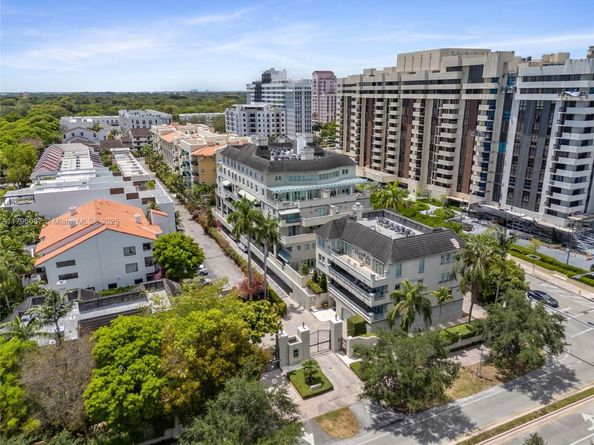 614 Valencia Ave 103, Coral Gables FL 33134