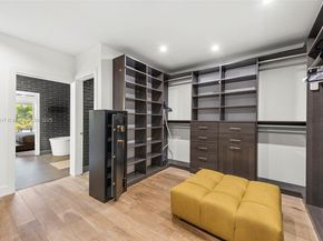 970 S Shore Dr, Miami Beach FL 33141