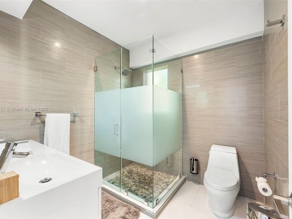 970 S Shore Dr, Miami Beach FL 33141