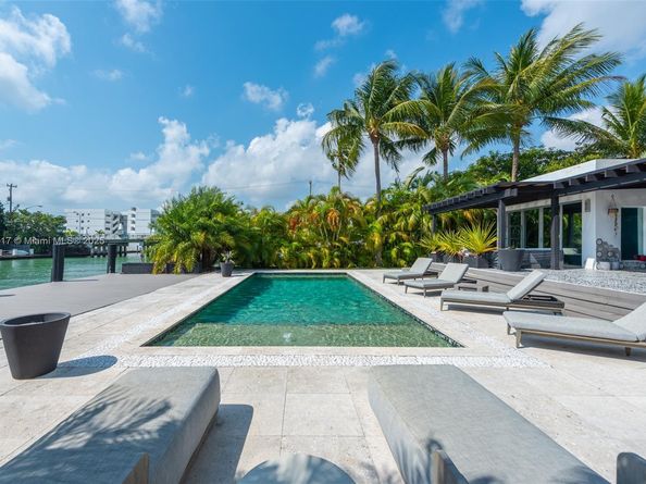 970 S Shore Dr, Miami Beach FL 33141