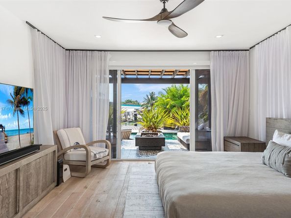 970 S Shore Dr, Miami Beach FL 33141