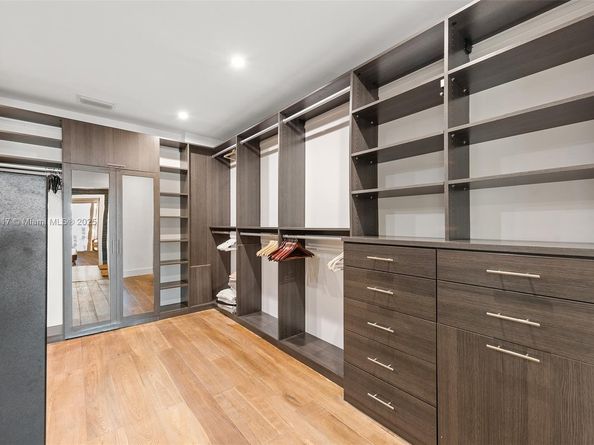 970 S Shore Dr, Miami Beach FL 33141