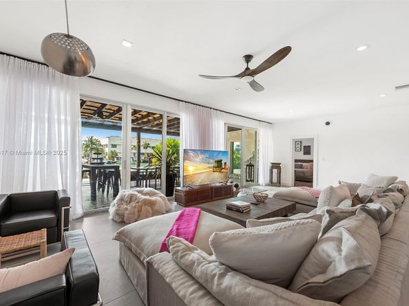 970 S Shore Dr, Miami Beach FL 33141