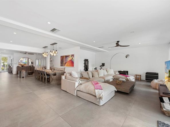 970 S Shore Dr, Miami Beach FL 33141