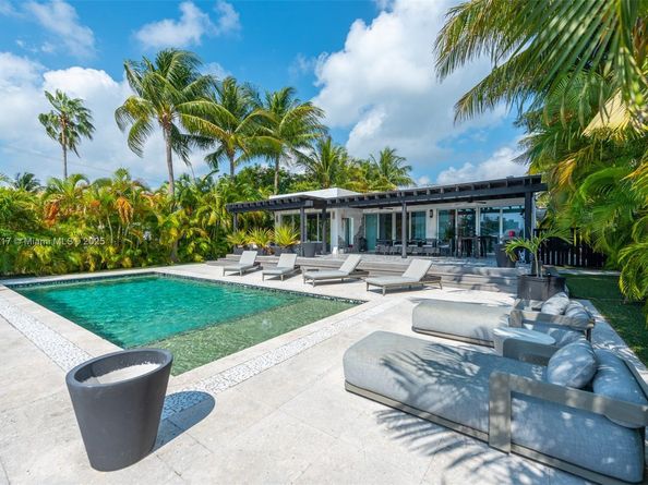 970 S Shore Dr, Miami Beach FL 33141