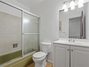 2607 NW 47th Ln 3304, Lauderdale Lakes FL 33313