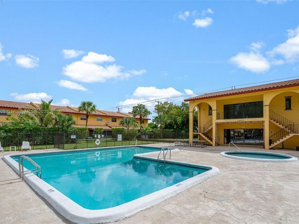 2607 NW 47th Ln 3304, Lauderdale Lakes FL 33313