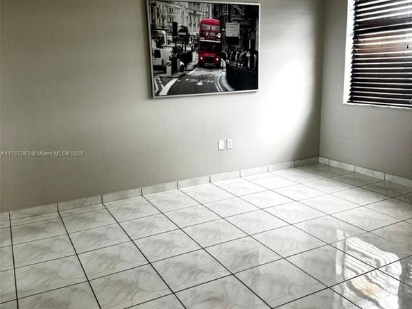 1780 NE 191st St 8062, Miami FL 33179