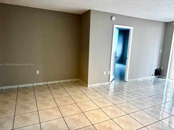 1780 NE 191st St 8062, Miami FL 33179