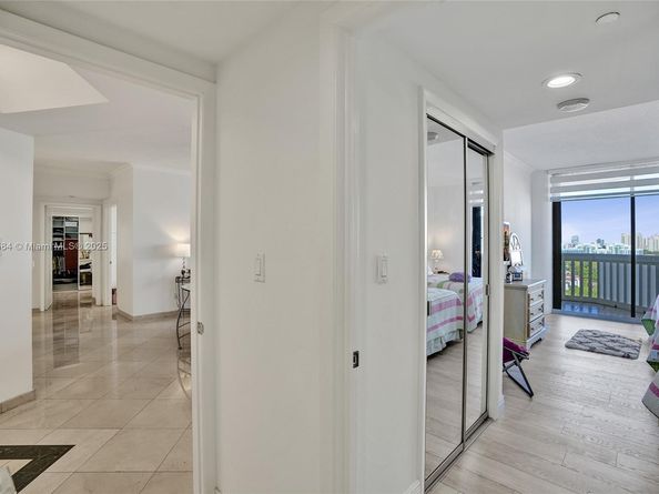 2000 Island Blvd 1710, Aventura FL 33160