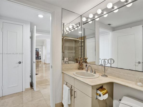 2000 Island Blvd 1710, Aventura FL 33160