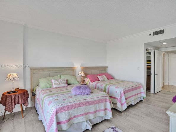 2000 Island Blvd 1710, Aventura FL 33160