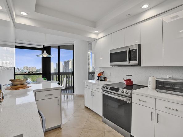 2000 Island Blvd 1710, Aventura FL 33160