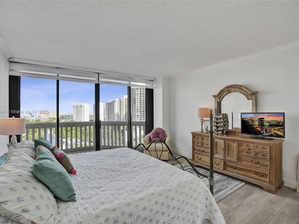 2000 Island Blvd 1710, Aventura FL 33160