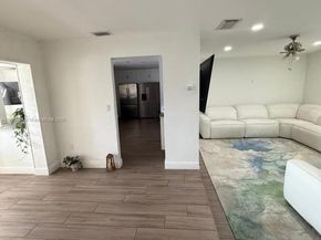 8600 NW 27th Pl, Sunrise FL 33322