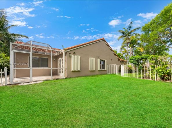 4361 Mahogany Ridge Dr, Weston FL 33331