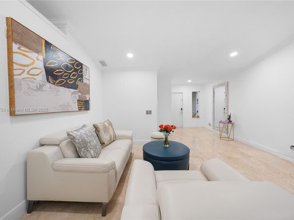 4361 Mahogany Ridge Dr, Weston FL 33331