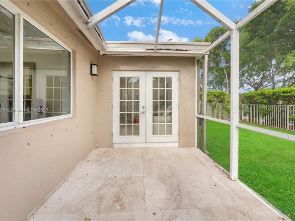 4361 Mahogany Ridge Dr, Weston FL 33331