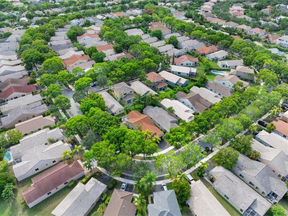 4361 Mahogany Ridge Dr, Weston FL 33331