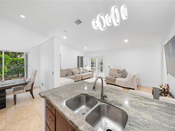 4361 Mahogany Ridge Dr, Weston FL 33331