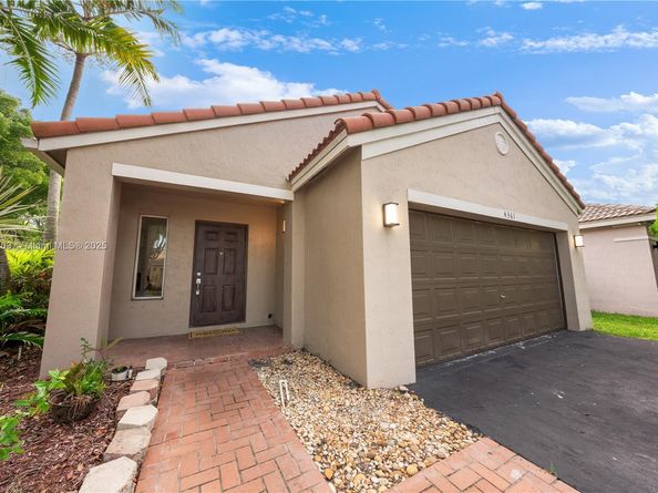 4361 Mahogany Ridge Dr, Weston FL 33331