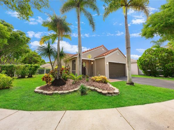 4361 Mahogany Ridge Dr, Weston FL 33331