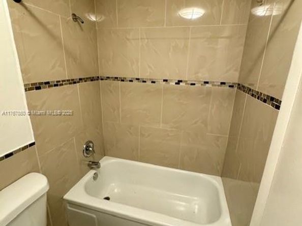 2029 NW 46th Ave E202, Lauderhill FL 33313