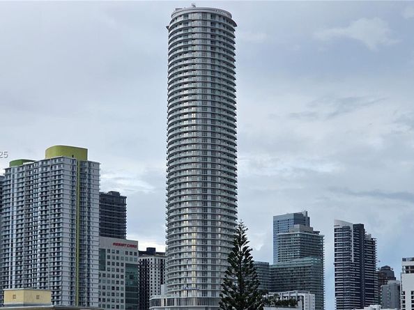 501 SW 1st St 507, Miami FL 33130