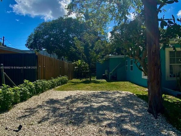 1420 SW 33rd Ct, Fort Lauderdale FL 33315