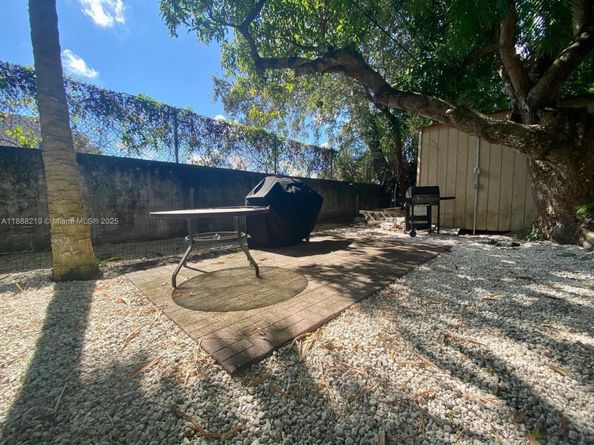 1420 SW 33rd Ct, Fort Lauderdale FL 33315