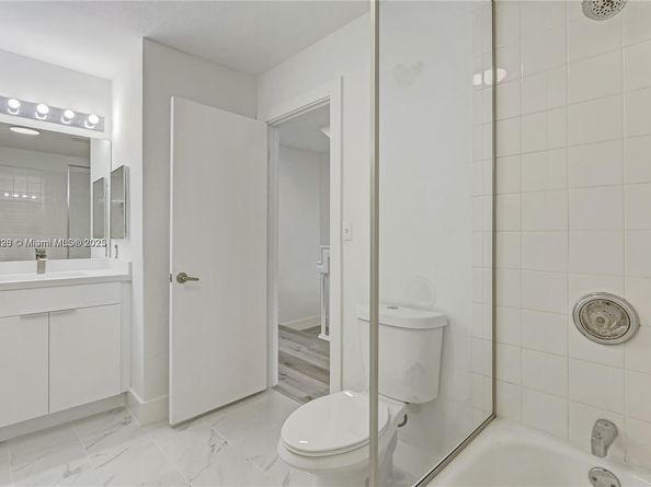 2054 NE 167th St 3122, North Miami Beach FL 33162