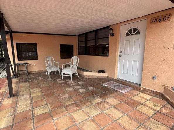 18601 SW 98th Ave, Cutler Bay FL 33157