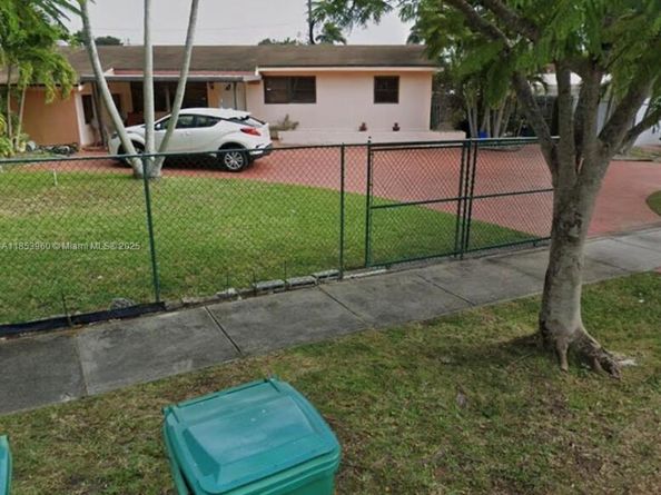 18601 SW 98th Ave, Cutler Bay FL 33157