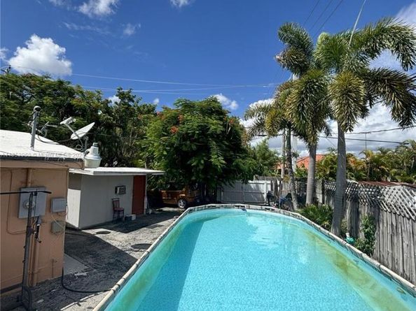 18601 SW 98th Ave, Cutler Bay FL 33157