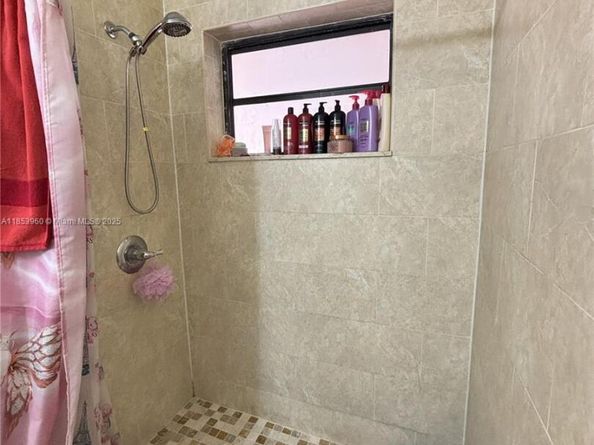 18601 SW 98th Ave, Cutler Bay FL 33157