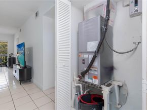 8885 Fontainebleau Blvd 205, Miami FL 33172