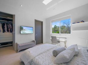 1615 NE 196th St, Miami FL 33179