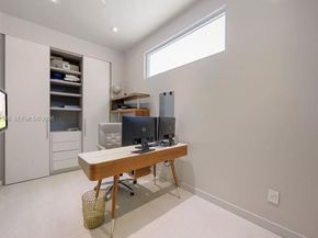 1615 NE 196th St, Miami FL 33179