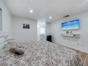 1025 NW 128th Ct, Miami FL 33182